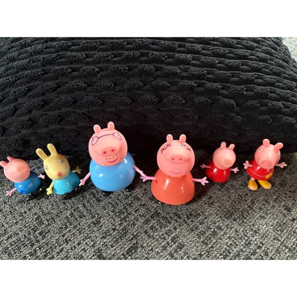 Peppa Pig Other - Peppa Pig Family & Friends 6-Piece Figurine Set 2"-3" Plastic Toys Vibrant Color